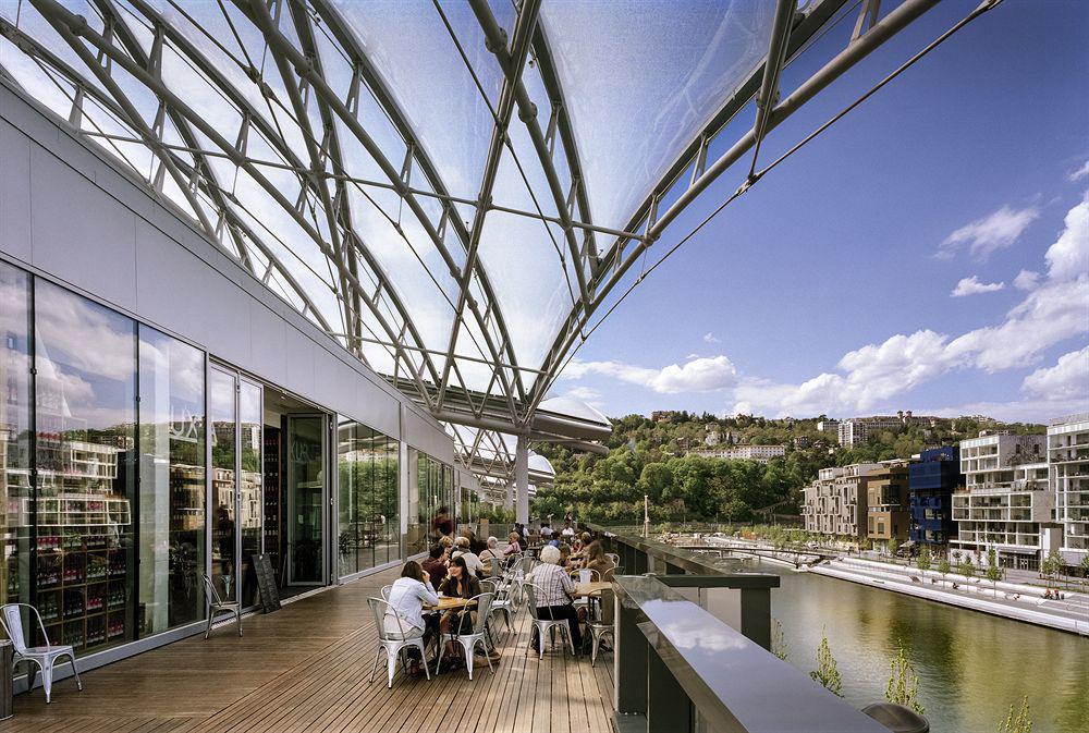 Ibis Lyon Part Dieu Les Halles Exterior photo